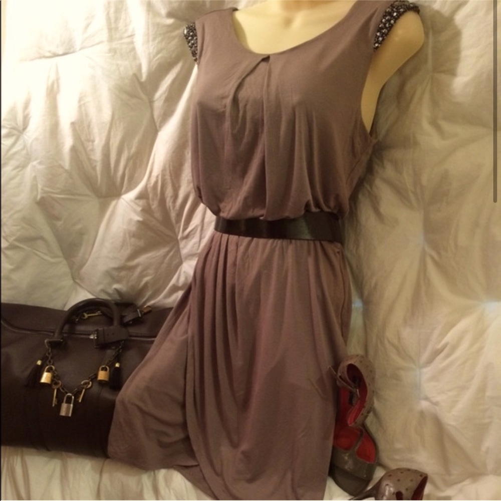 RO & DE taupe dress with cap sleeves size M